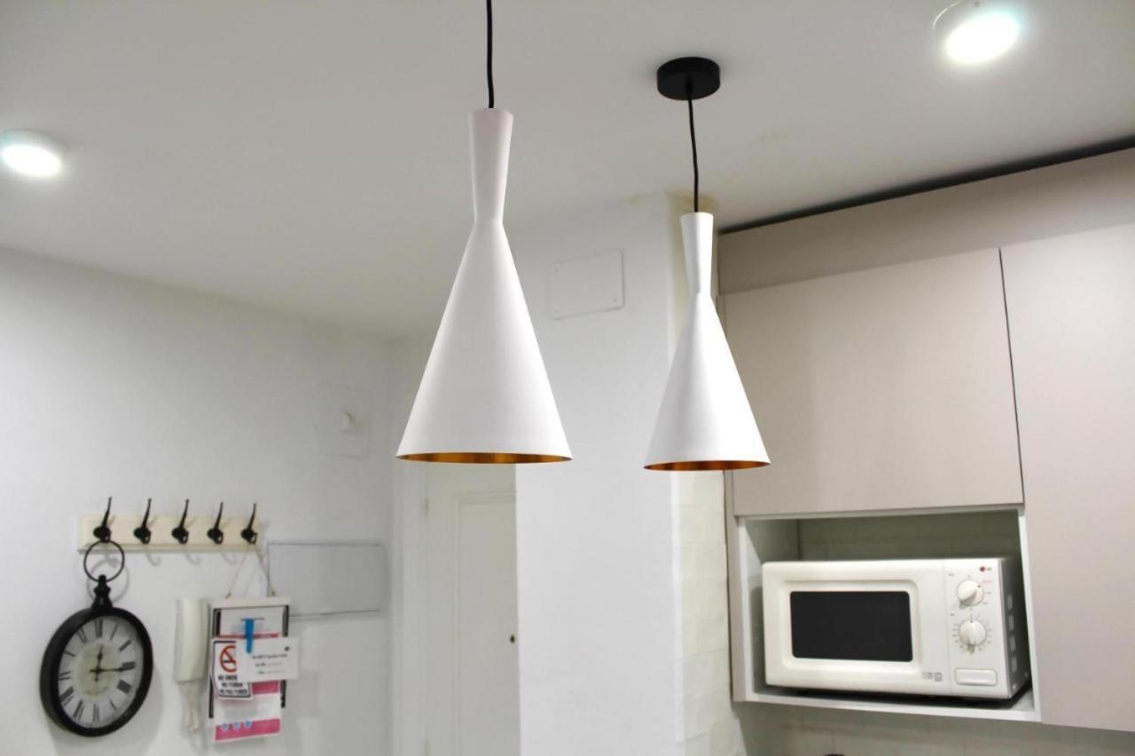 Apartament Hostfy Giralda Sewilla Zewnętrze zdjęcie